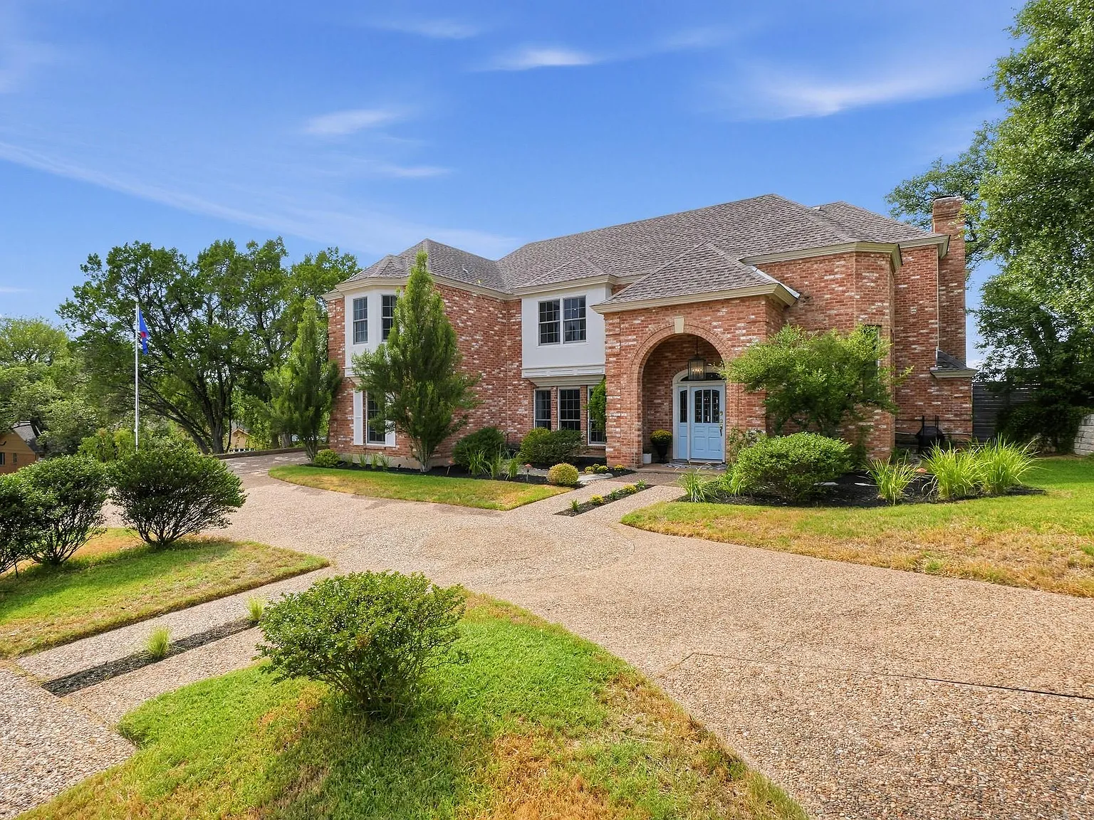 4 bed, 3.5 bath, 3625 sqft, $17,000 — Photo 1