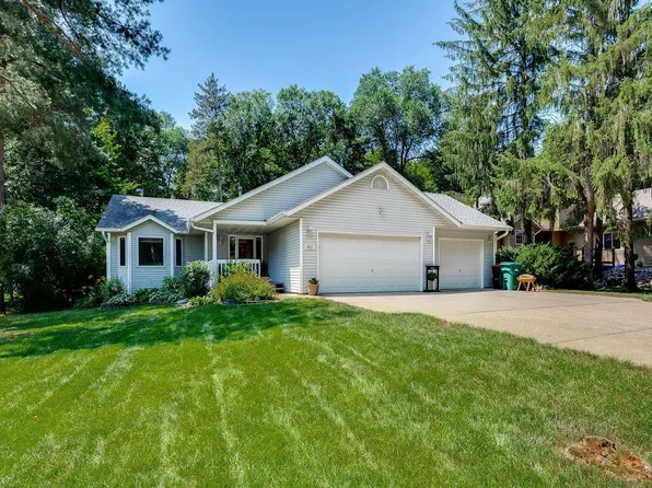 9621 Gillard Ave NE, Monticello, MN 55362