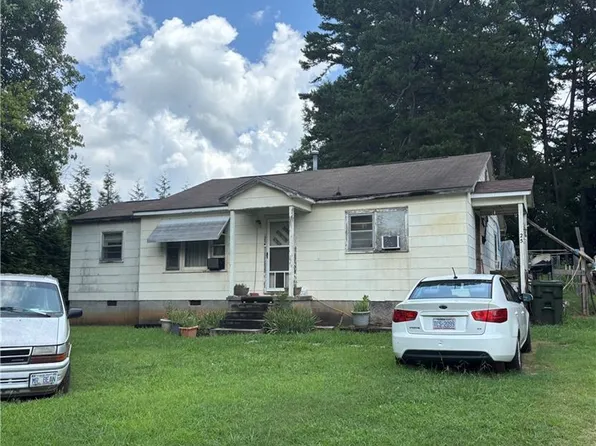 25 Cedar Lodge Rd, Thomasville, NC 27360