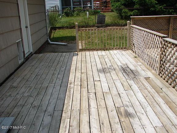 5th image of 299 Lois Dr