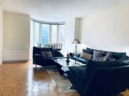 Rented by Luxian International Realty LLC | media 20