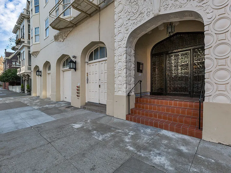 1835 Vallejo — Photo 18