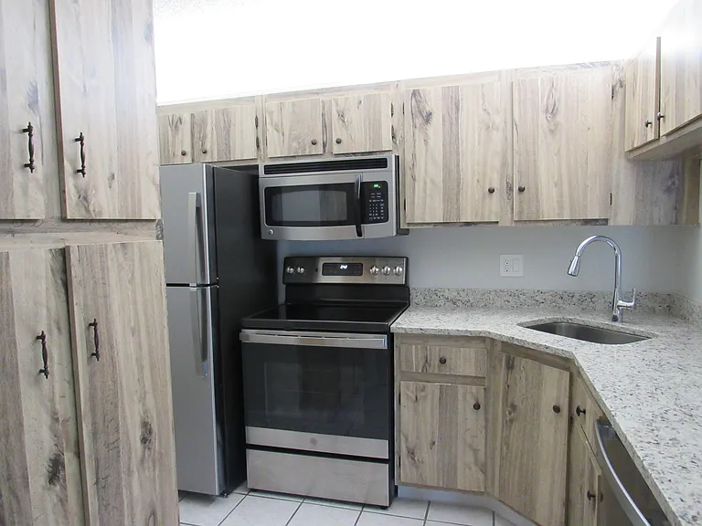 703 Sunny Pine Way #G2 — Photo 6