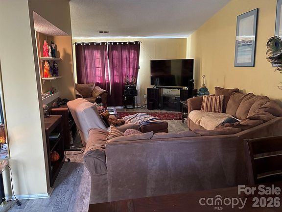 3rd image of 6417 Holly Knoll Dr