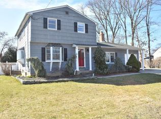 138 Avenue D, Holbrook, NY 11741