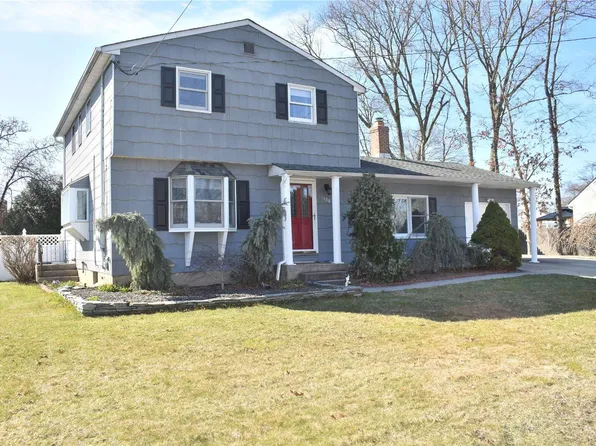 138 Avenue D, Holbrook, NY 11741