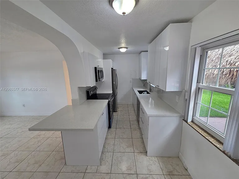 10500 SW 30th St — Photo 17