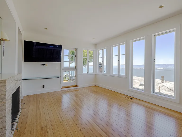 348 Greenwich St — Photo 7