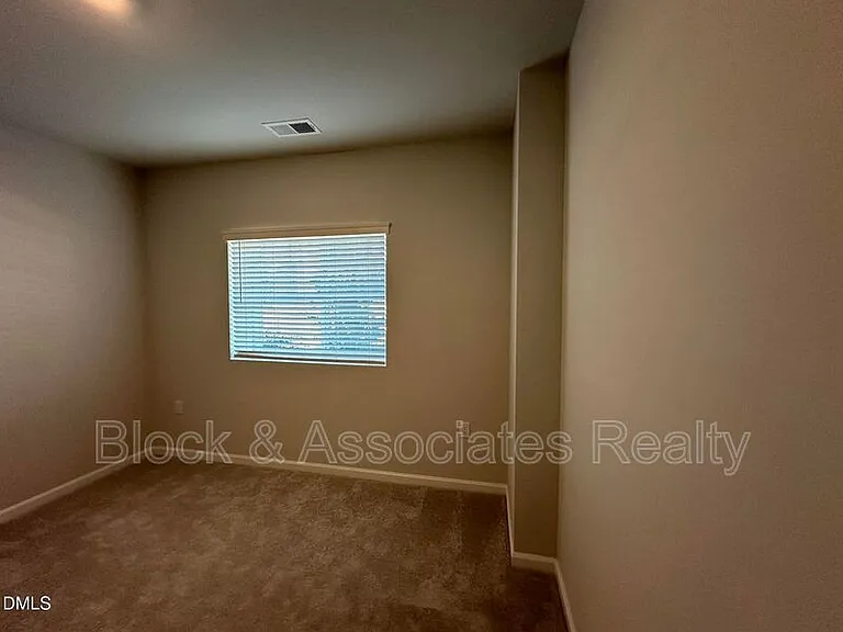 608 Gimari Dr — Photo 42