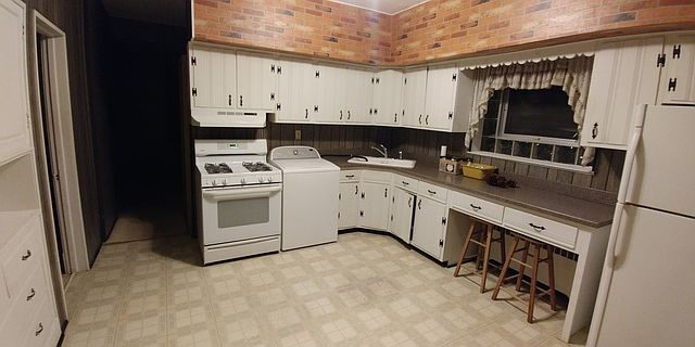 2nd image of 2626 Lombard Ave