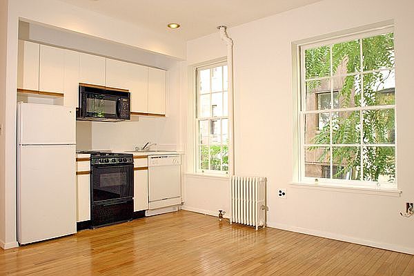 1st image of 320 E 92nd St APT 2RC