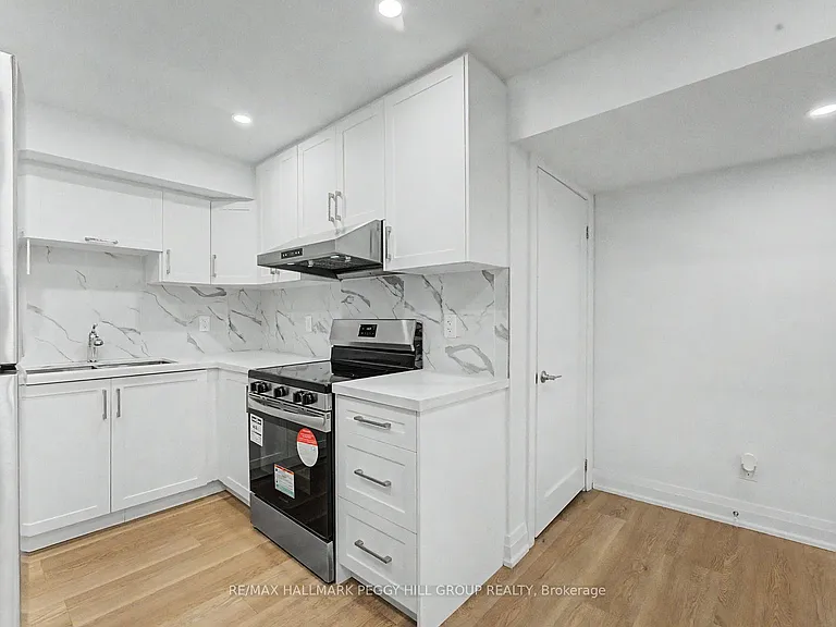 76 Nottingham Rd #LOWER — Photo 5