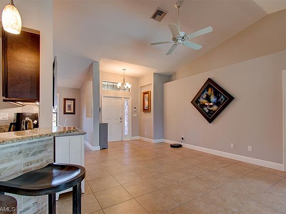 4th image of 301 SE 29th St