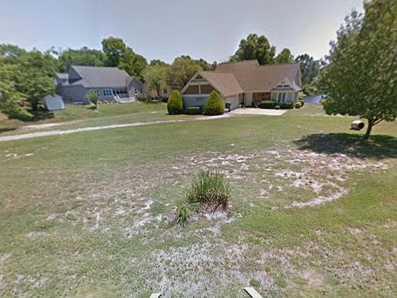 3rd image of 630 Millslough Ln