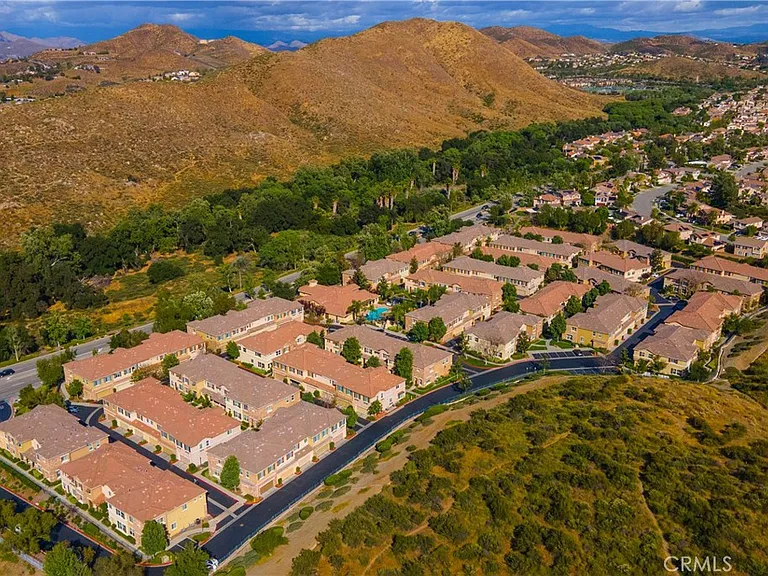 30505 Canyon Hills Dr — Photo 40