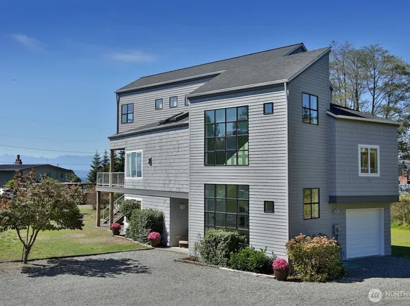 1281 Starfish Road, Freeland, WA 98249