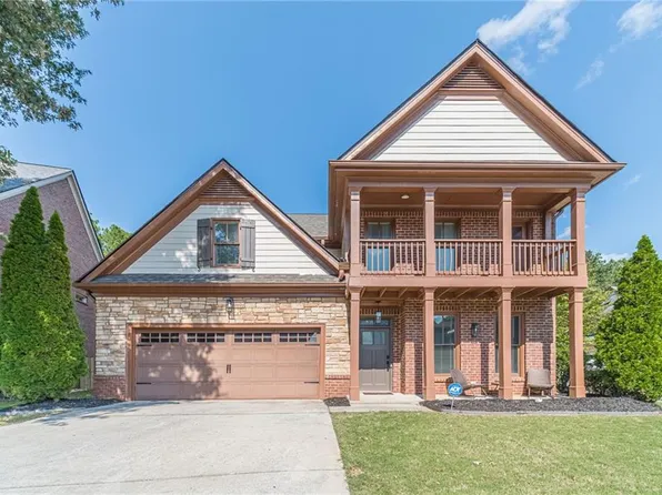 2073 Millcrest Dr, Hoschton, GA 30548