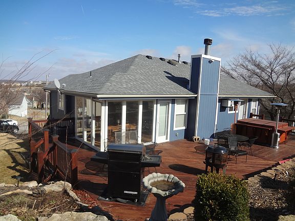 large deck w/ BBQ area