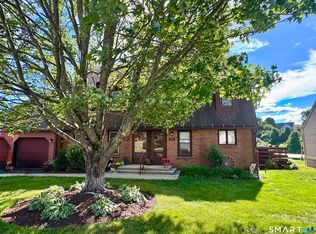 117 Colonial Hill Dr #117, Wallingford, CT 06492