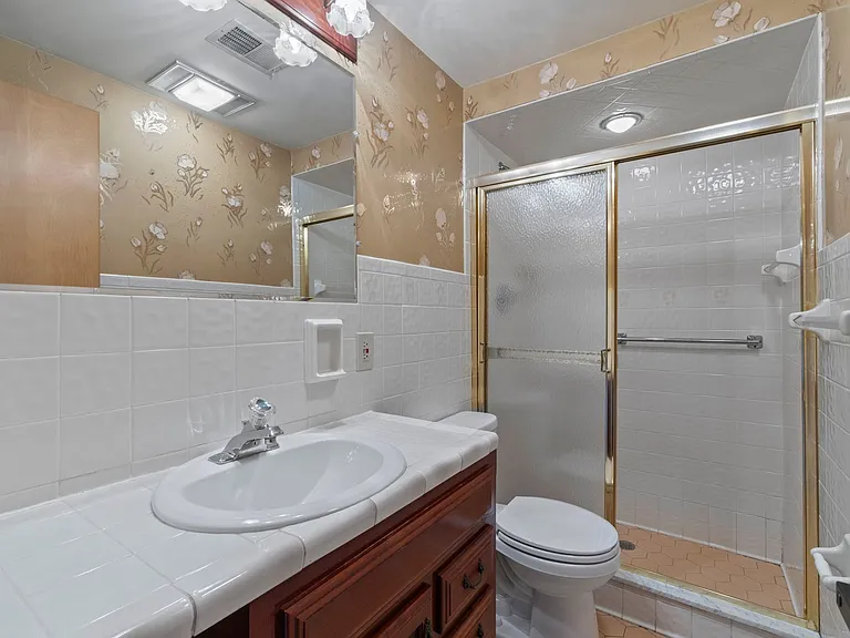 115 Green Glen Dr — Photo 23