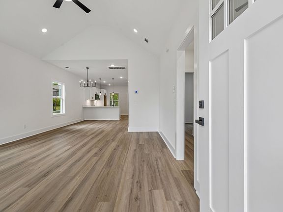 3rd image of 1511 Cheatham St