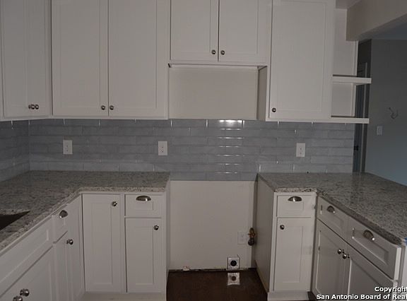 5th image of 227 Sussex Ave