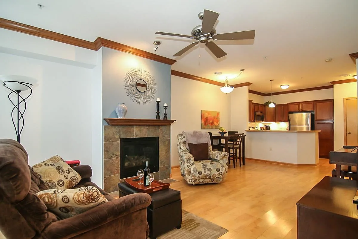 6859 Yellowwood Ln photo 1