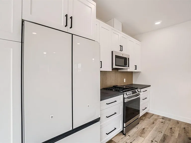 6264 Stewart St — Photo 5