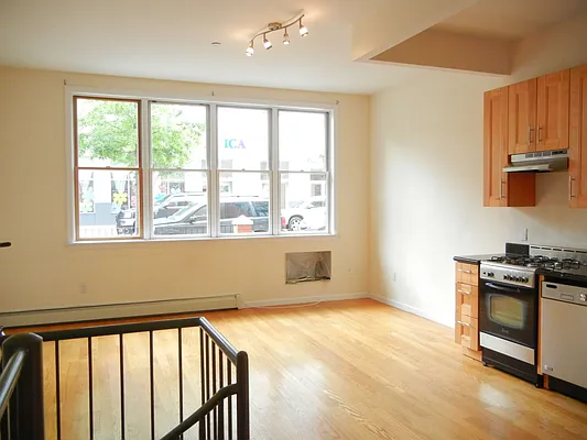 Rented by Brooklyn Heights Real Estate Inc | media 18