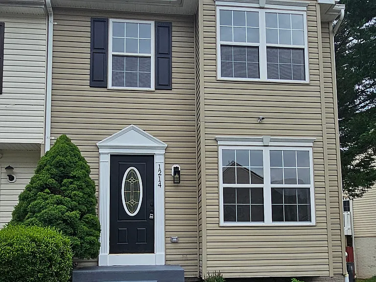 1214 Splashing Brook Dr — Photo 1