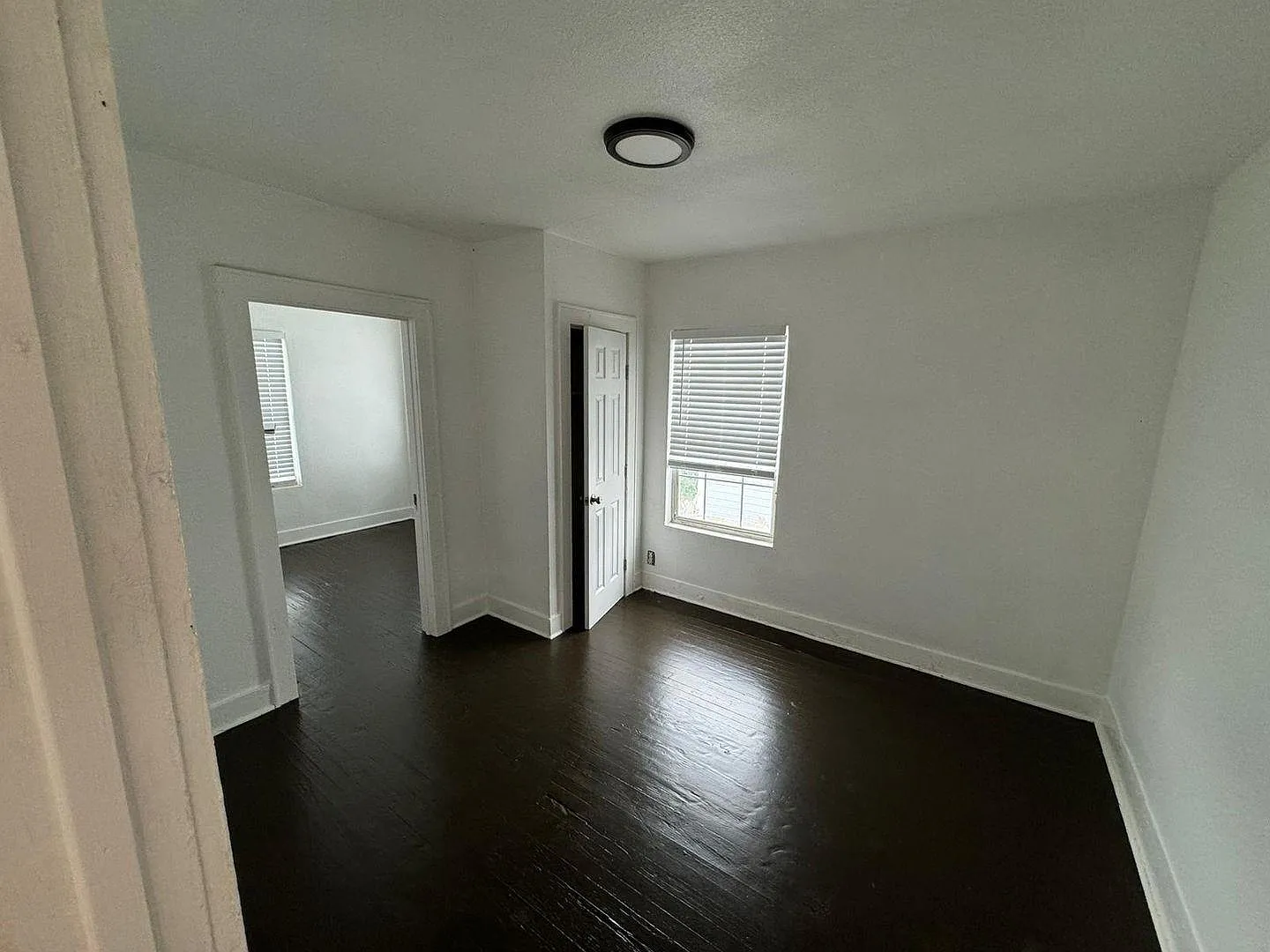 2 bed, 1.0 bath, 4268 sqft, $825 — Photo 2