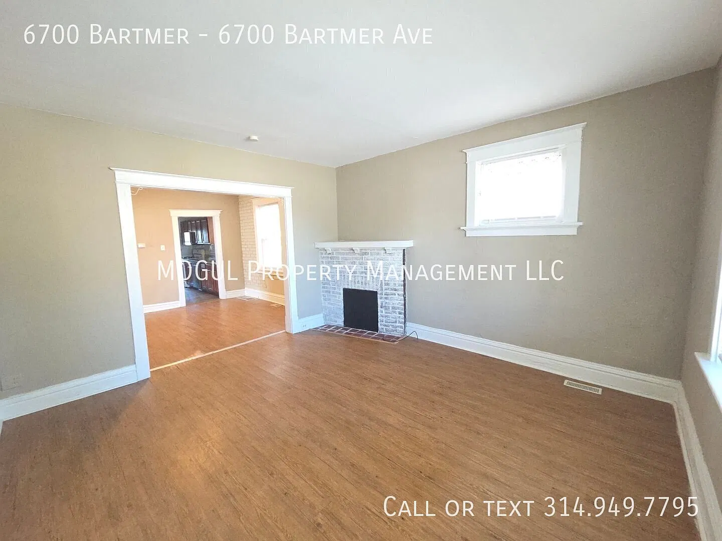 Dog friendly apartment in a convenient University City location! HUGE shared front balcony! — Photo 3