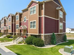 2957 8th St NW, Minot, ND 58703