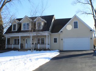 452 Winsor Dr, Antioch, IL 60002