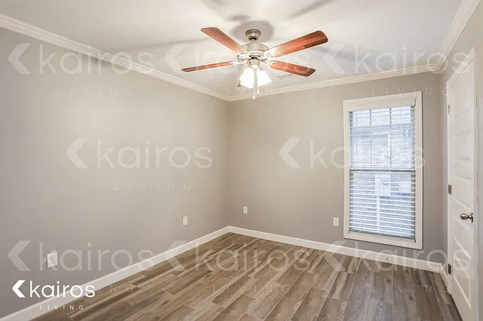 977 Garrett Ln — Photo 12