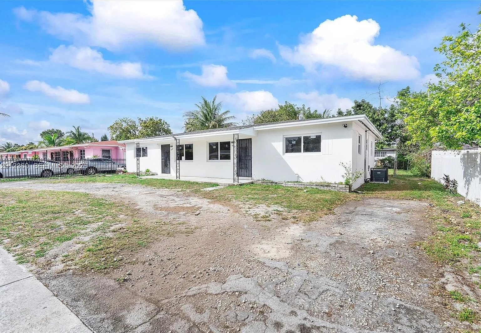 2 bed, 1.0 bath, 2355 sqft, $2,500 — Photo 1