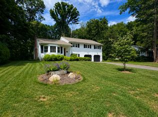 122 Berrian Rd, Stamford, CT 06905