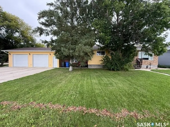 208 East Avenue, Kamsack, SK S0A 1S0