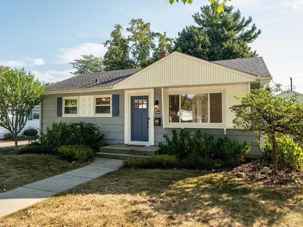 1034 6th AVENUE, Grafton, WI 53024