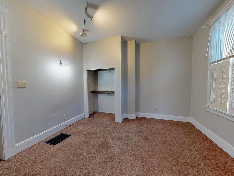 2319 Sauer Ave — Photo 5