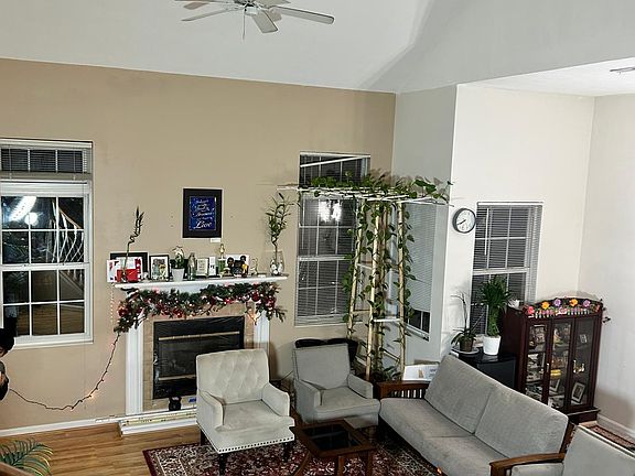 Living Room Pic1