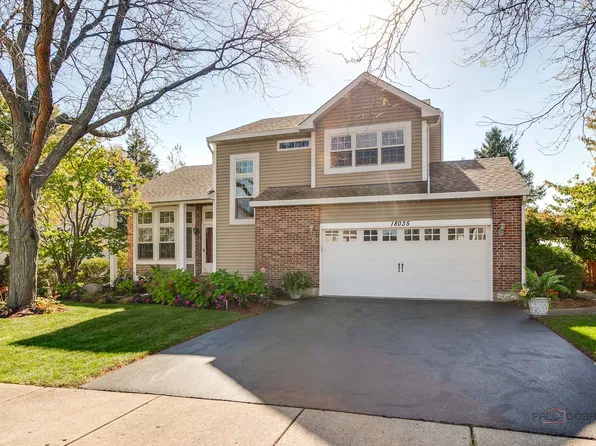 18035 W Banbury Dr, Gurnee, IL 60031