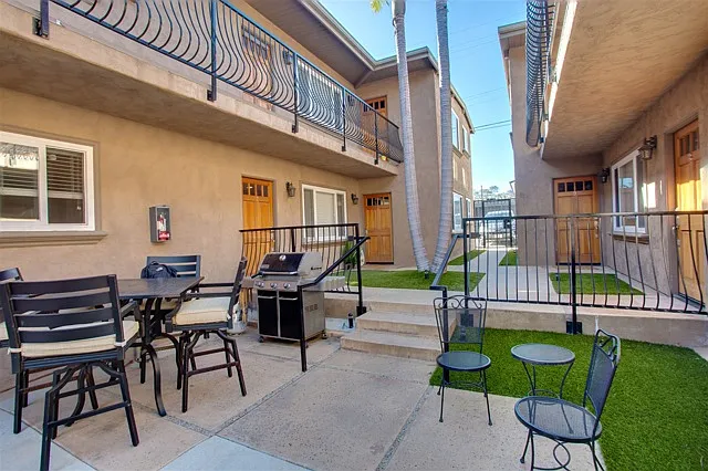 2 bed, 800 sqft, $3,200 — Photo 4