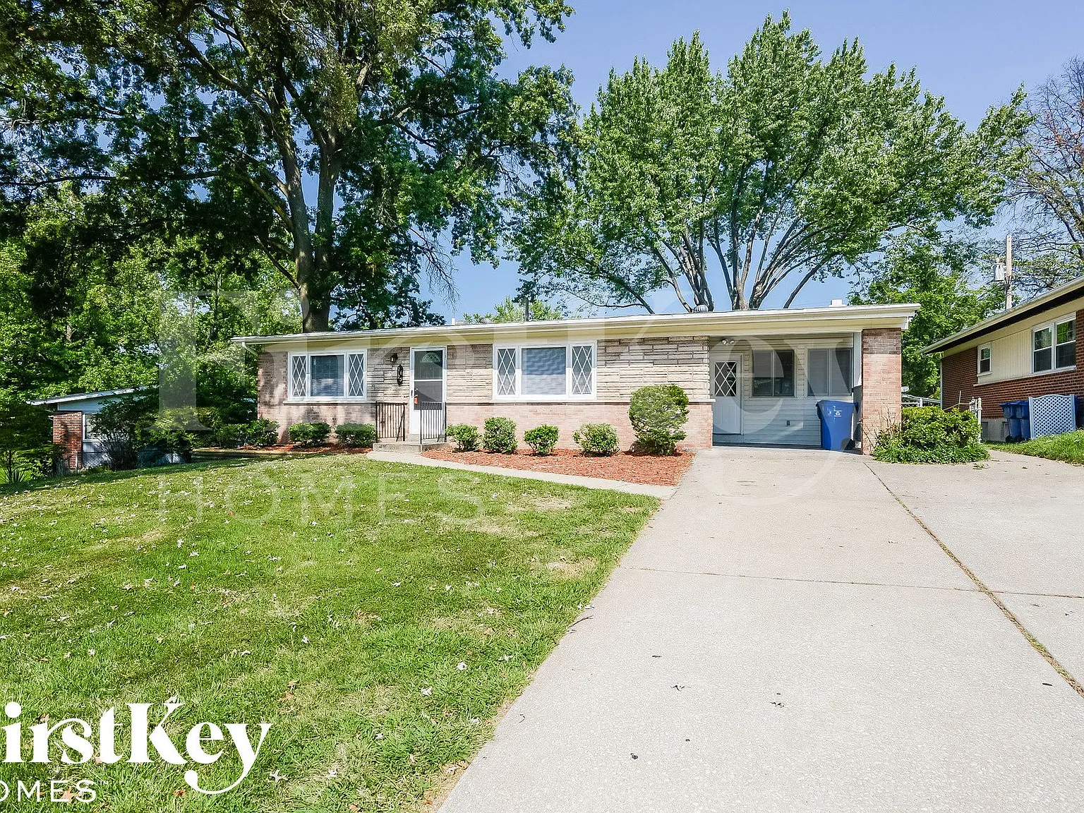 3 bed, 3.0 bath, 1481 sqft, $2,045 — Photo 1
