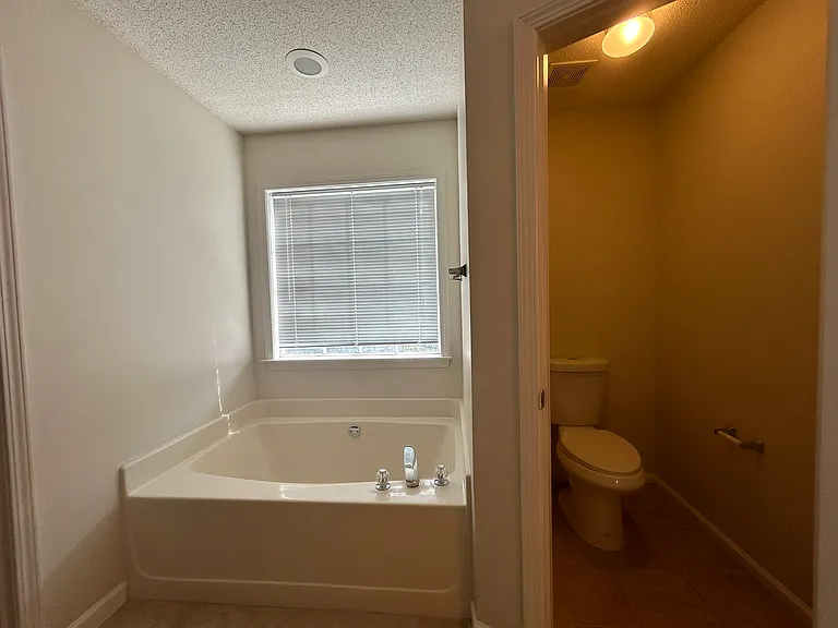 180 Sessingham Ln — Photo 29
