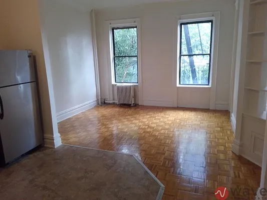 Rented by Wave Real Estate Group | media 22