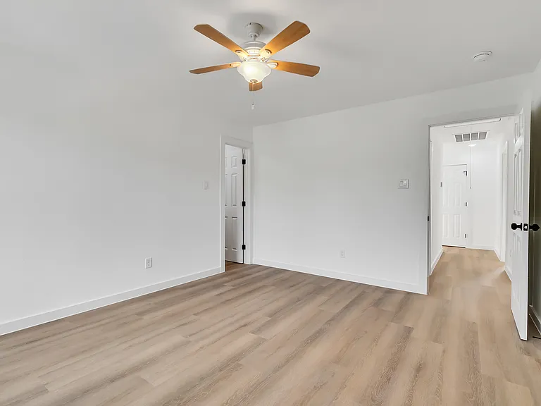 8102 Crestview Dr #B — Photo 10