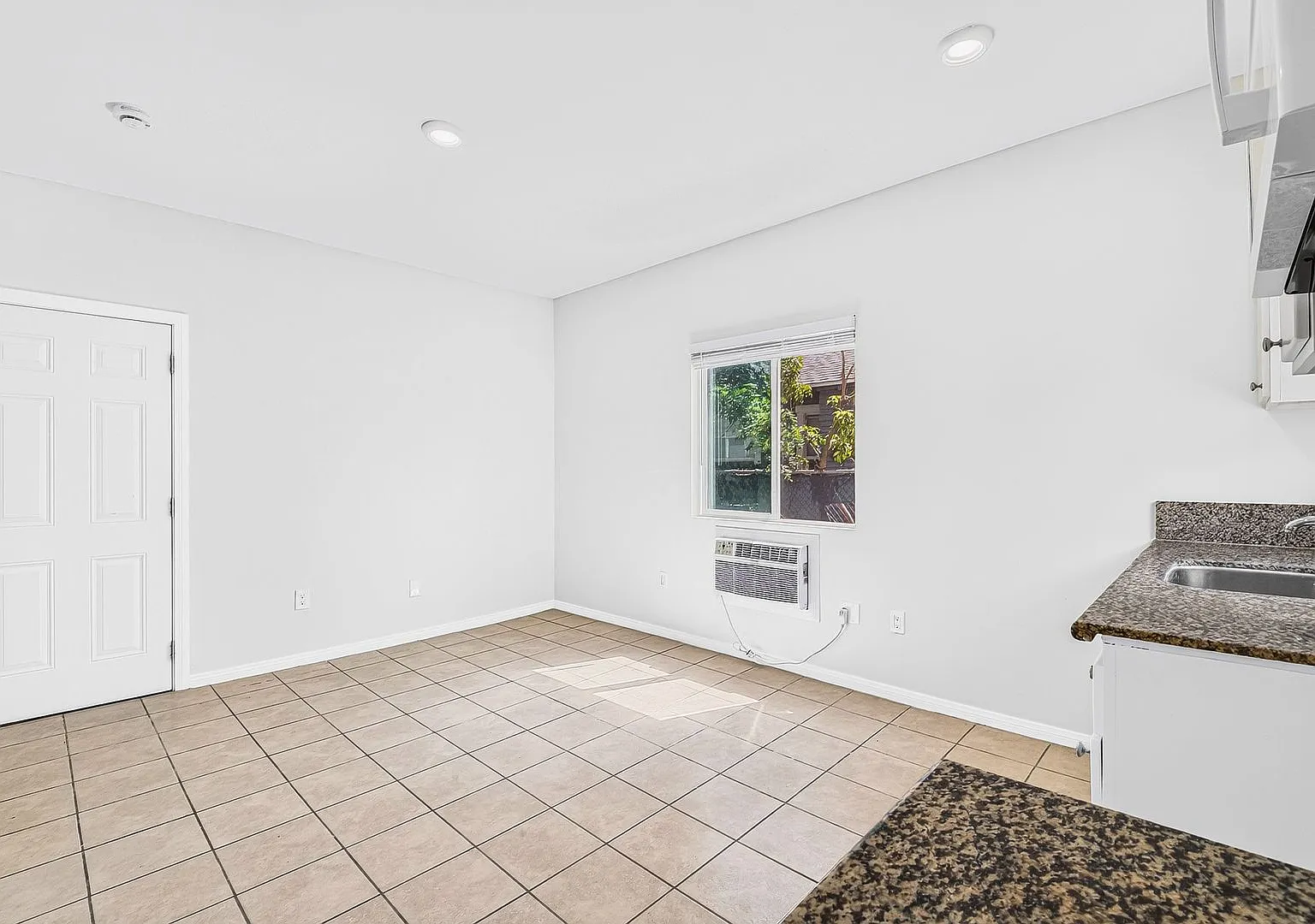 908 Martin Luther King Jr — Photo 2
