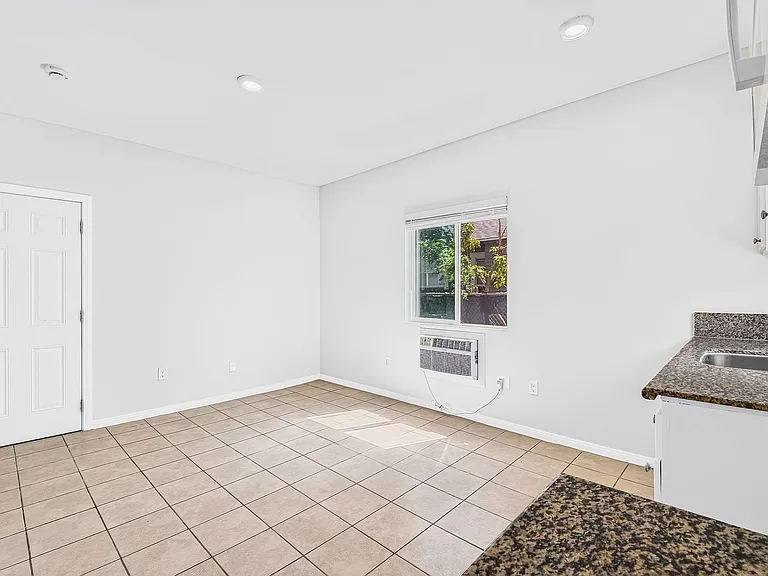 908 Martin Luther King Jr — Photo 2