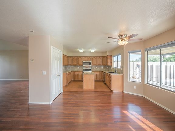 4th image of 2047 E Cielo Grande Ave